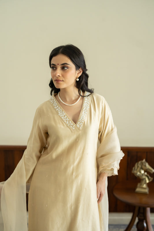Beige chanderi silk kurta with pants and organza dupatta