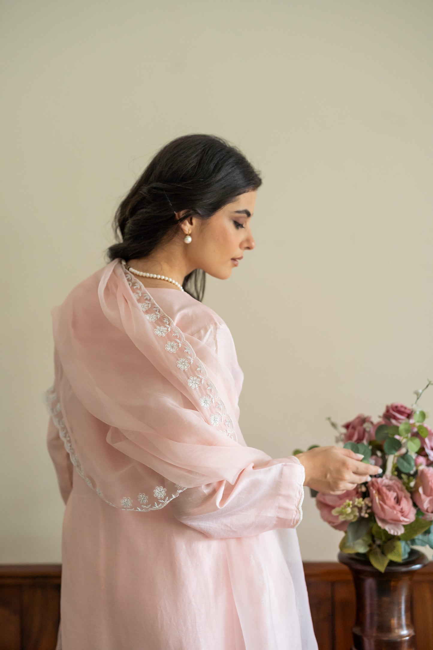 Peach chanderi kurta with pants and organza dupatta