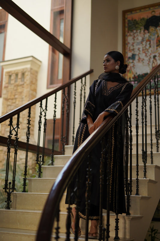 Black Patola Panel Double Kali Kurta with Pants & Organza Dupatta