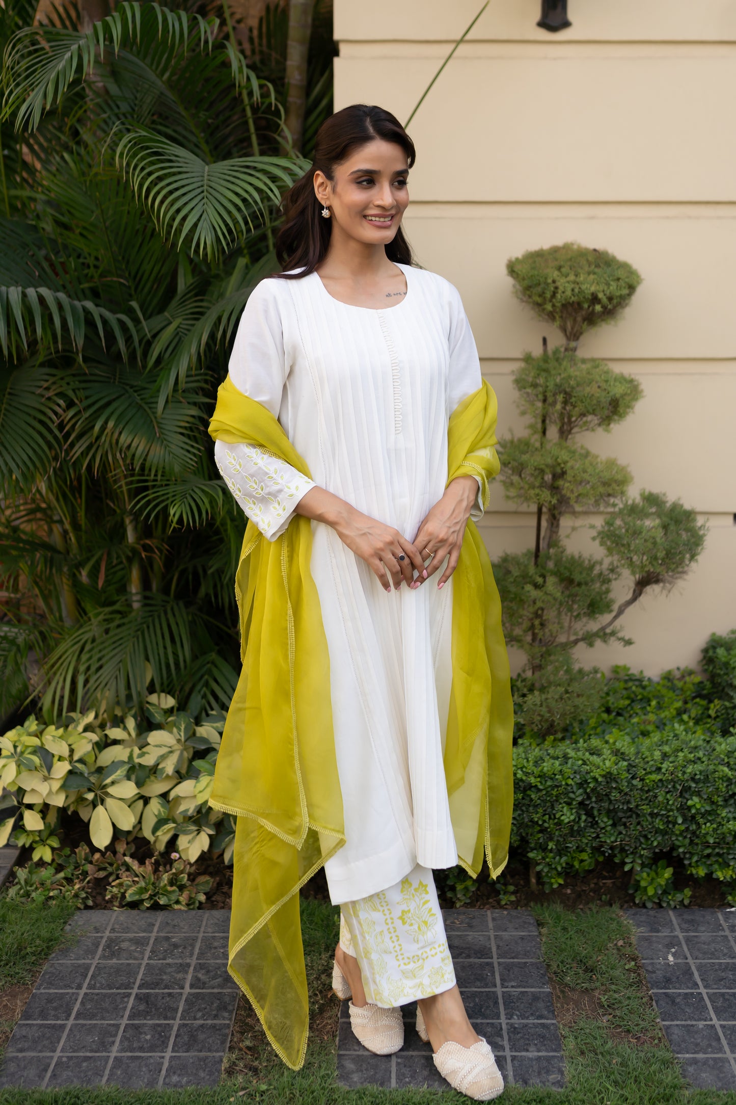 Ivory pintucked kurta with lace detailings