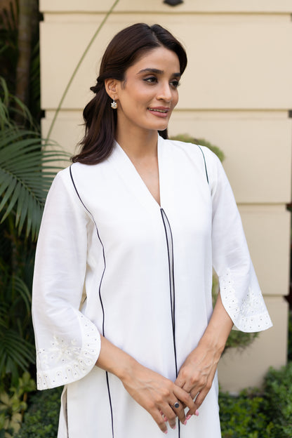 Ivory box pleated princess cut tunic