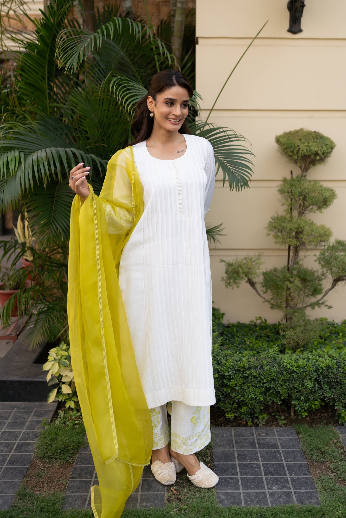 Ivory pintucked kurta with lace detailings